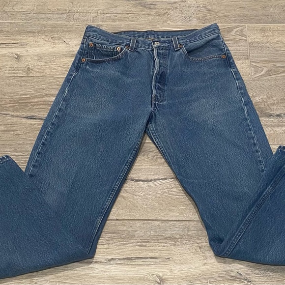 *VINTAGE* Levi’s 501 Button Fly Jeans - Picture 4 of 7